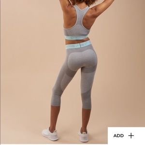 Flex Crop Leggings.